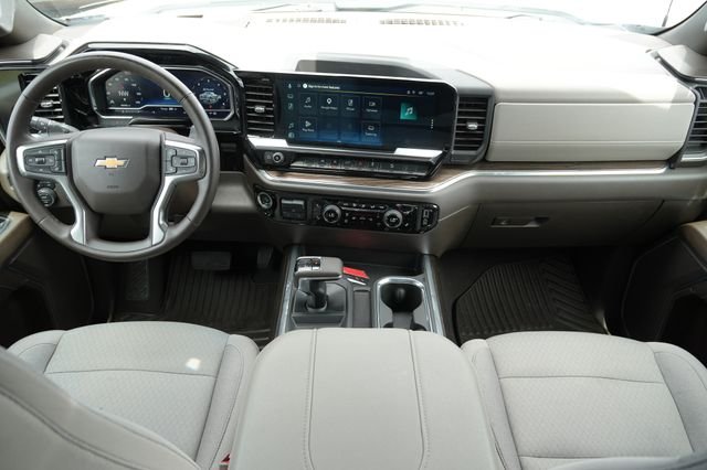 Used 2025 White Chevrolet LT image 12