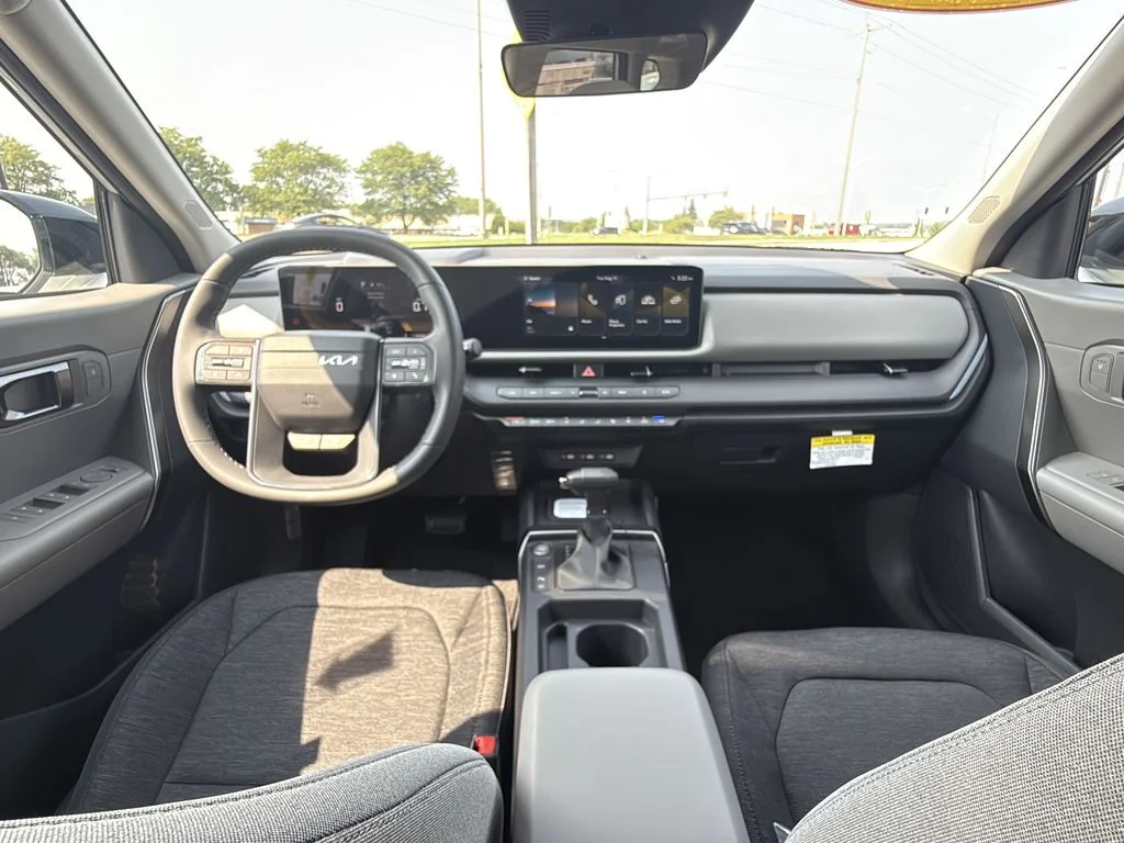 New 2027 White Kia S image 9