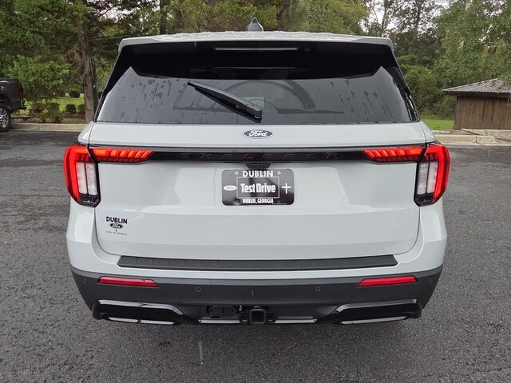 New 2027 Avalanche Gray Ford ST-Line image 16