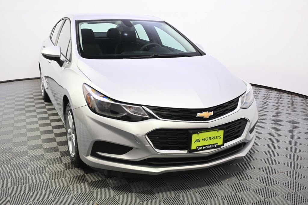 Used 2017 Silver Ice Metallic Chevrolet LT image 9