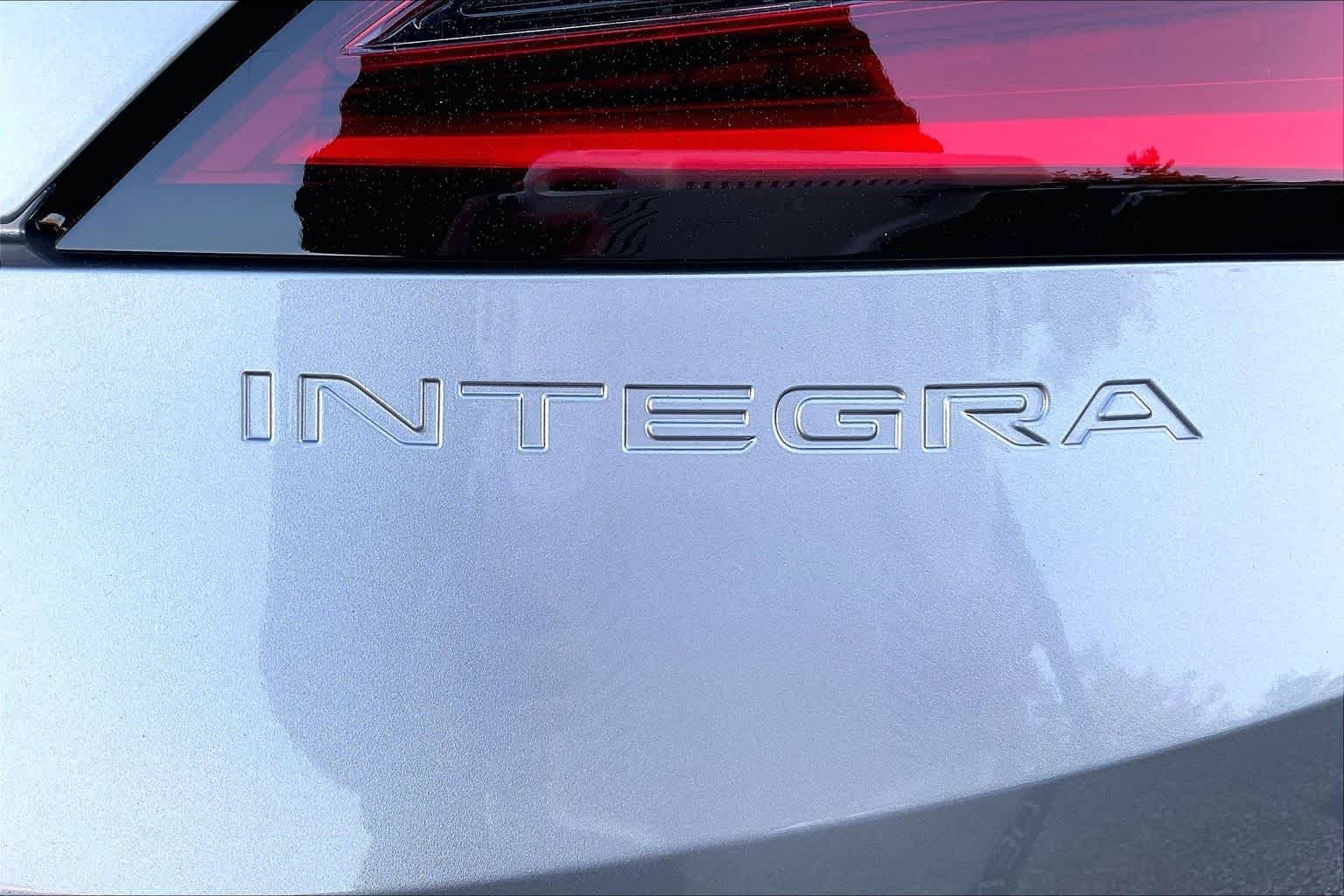 Certified Used 2025 Lunar Silver Metallic Acura  image 10