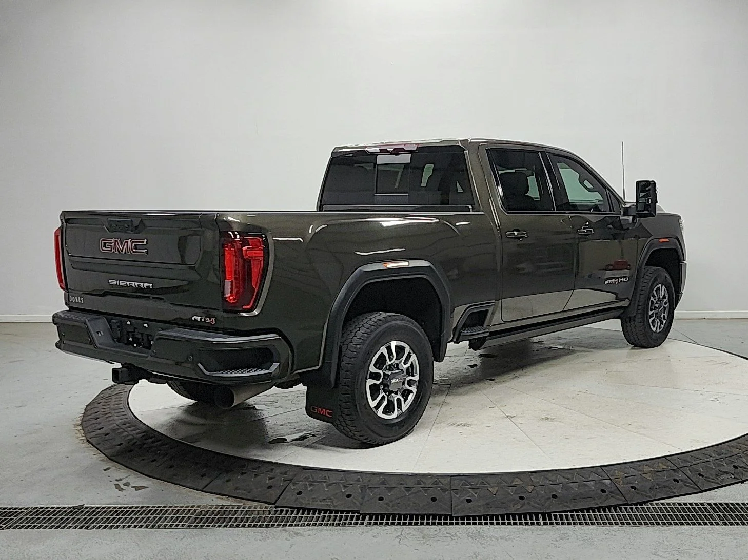 Used 2022  GMC AT4 image 7
