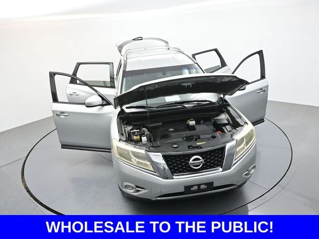 Used 2014 Silver Nissan SV image 45