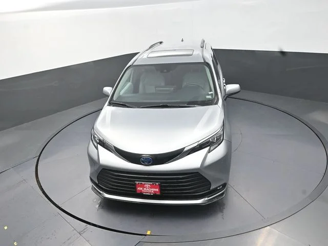 Used 2025 Silver Toyota XLE image 23