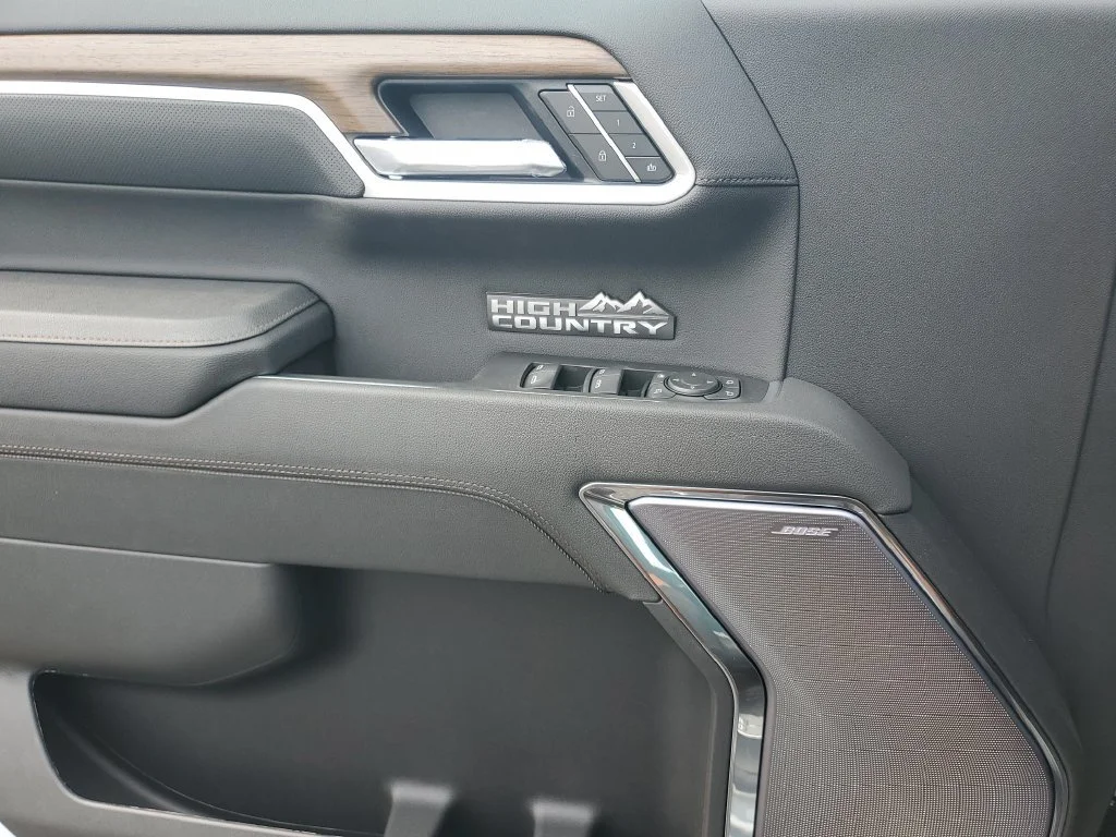 New 2026 Sterling Gray Metallic Chevrolet High Country image 19