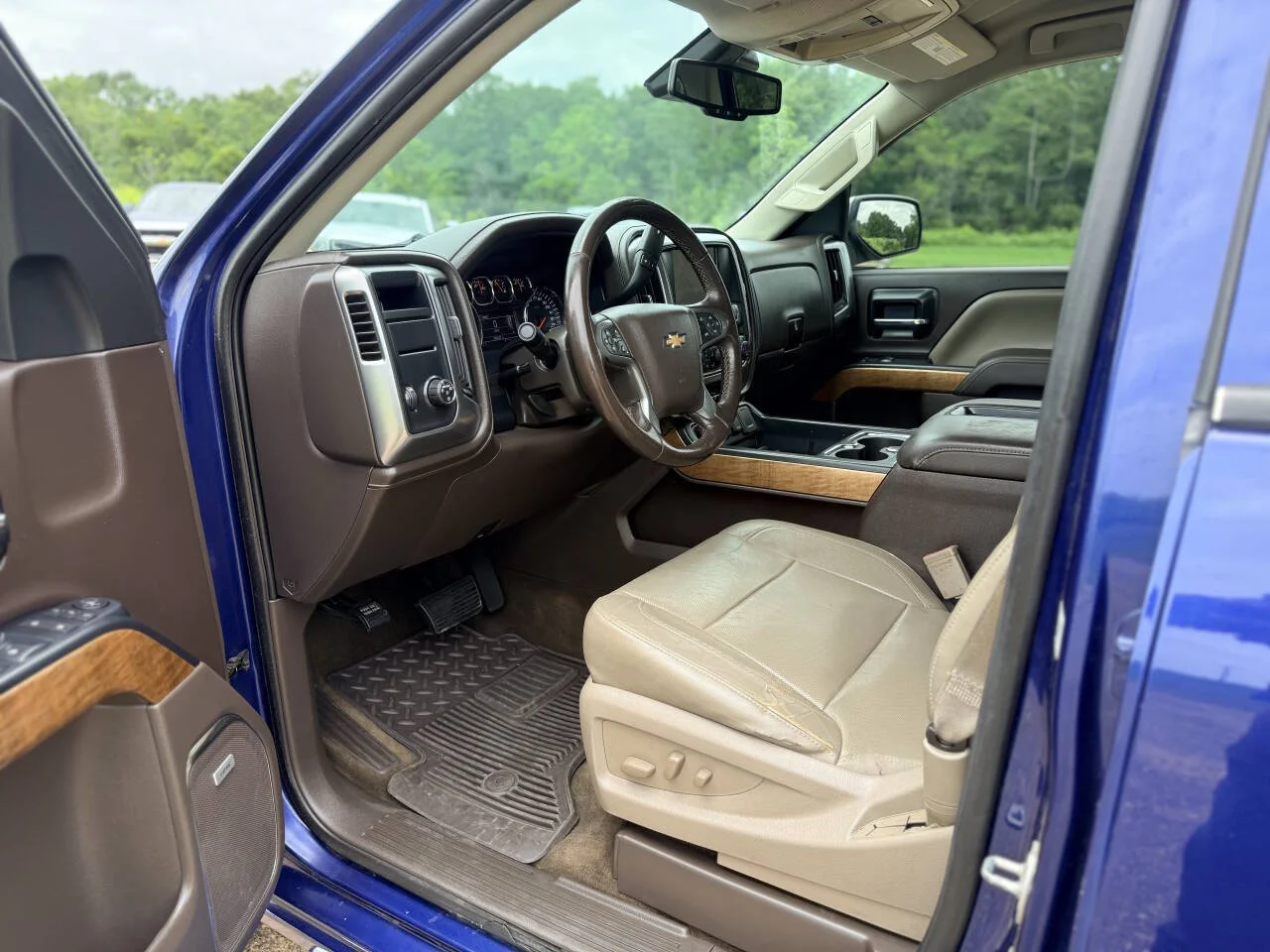 Used 2014 Blue Chevrolet LTZ Z71 4x2 4dr Crew Cab 5.8 ft. SB image 12