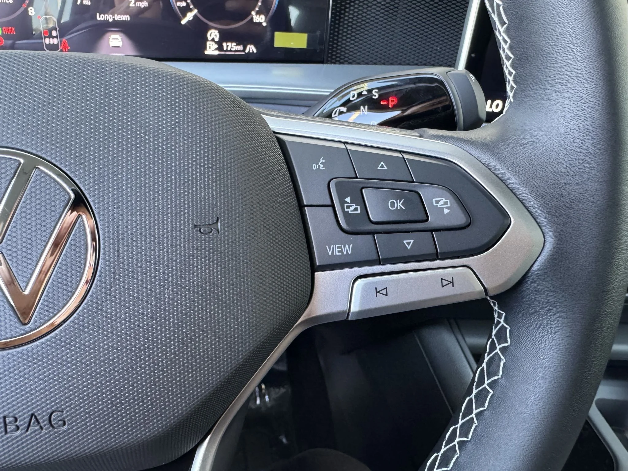 New 2026 Pyrite Silver Metallic Volkswagen SE image 18