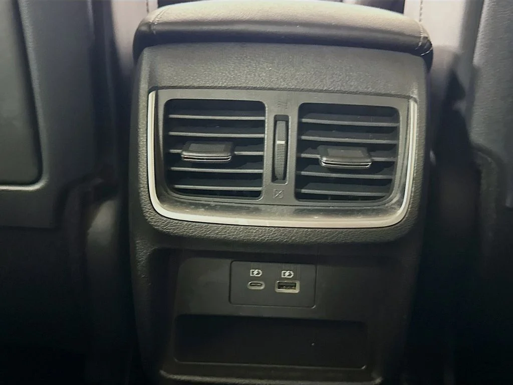 Certified Used 2023 White INFINITI LUXE image 33