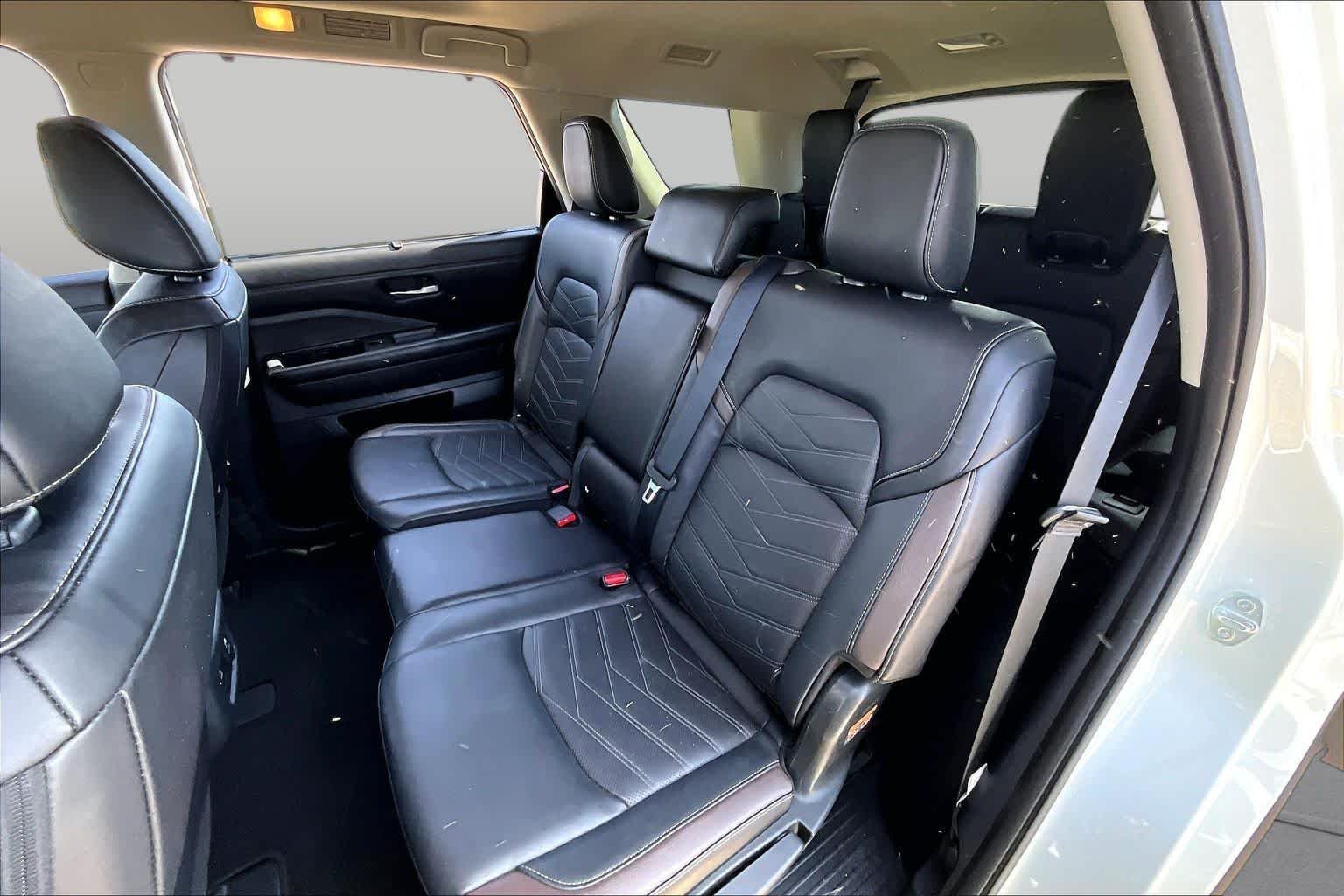 Used 2024 Pearl White Tricoat Nissan Platinum image 21