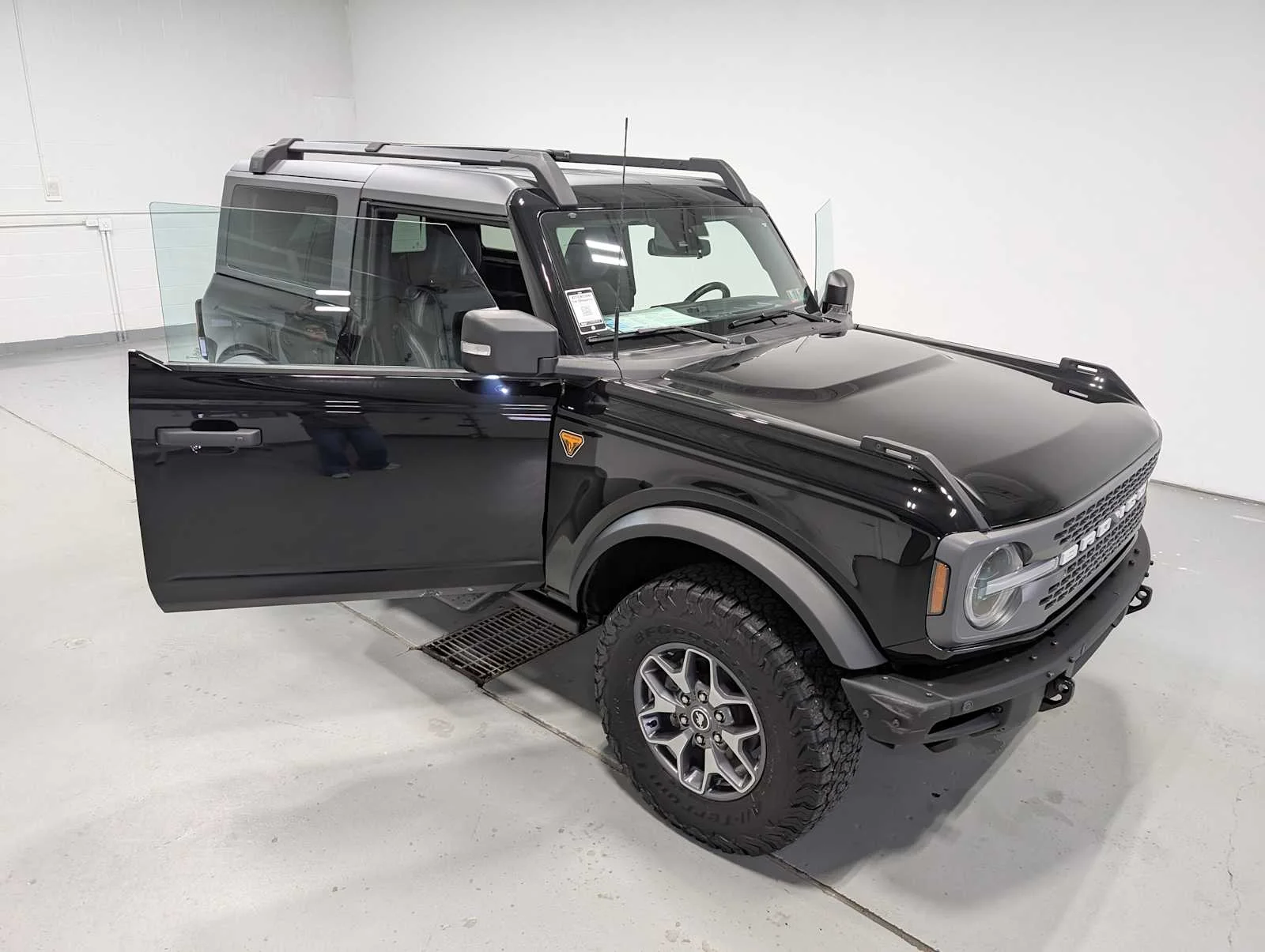 Used 2024 Shadow Black Ford Badlands image 16