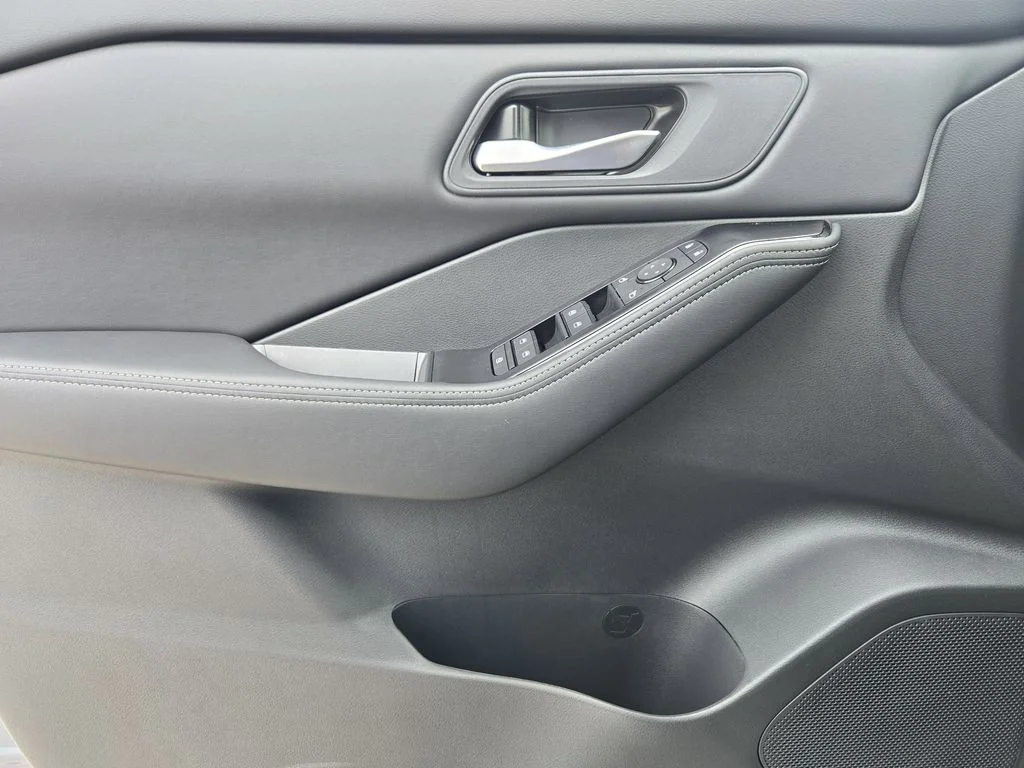 New 2026 Boulder Gray Pearl Nissan SV image 18