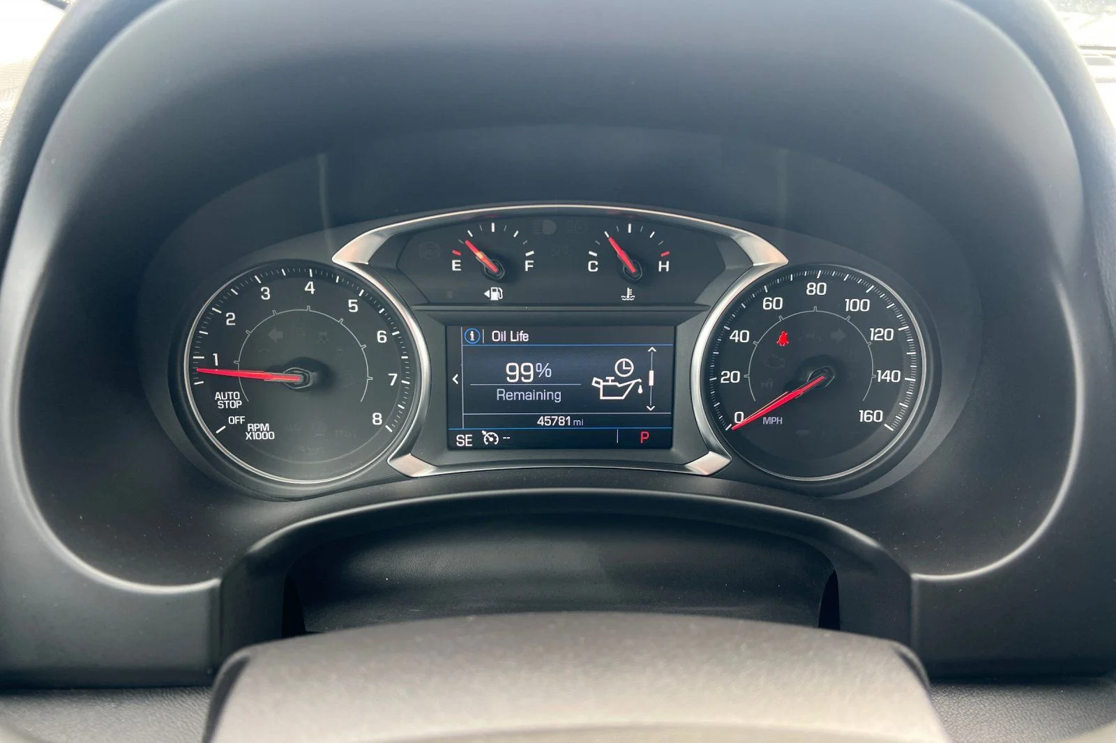 Used 2024 White GMC SLE image 22