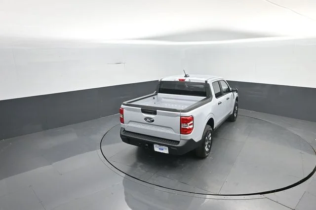 New 2026 Space White Metallic Ford XLT image 21