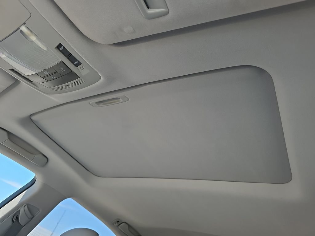 Used 2013 Starfire Pearl Lexus 350 image 39