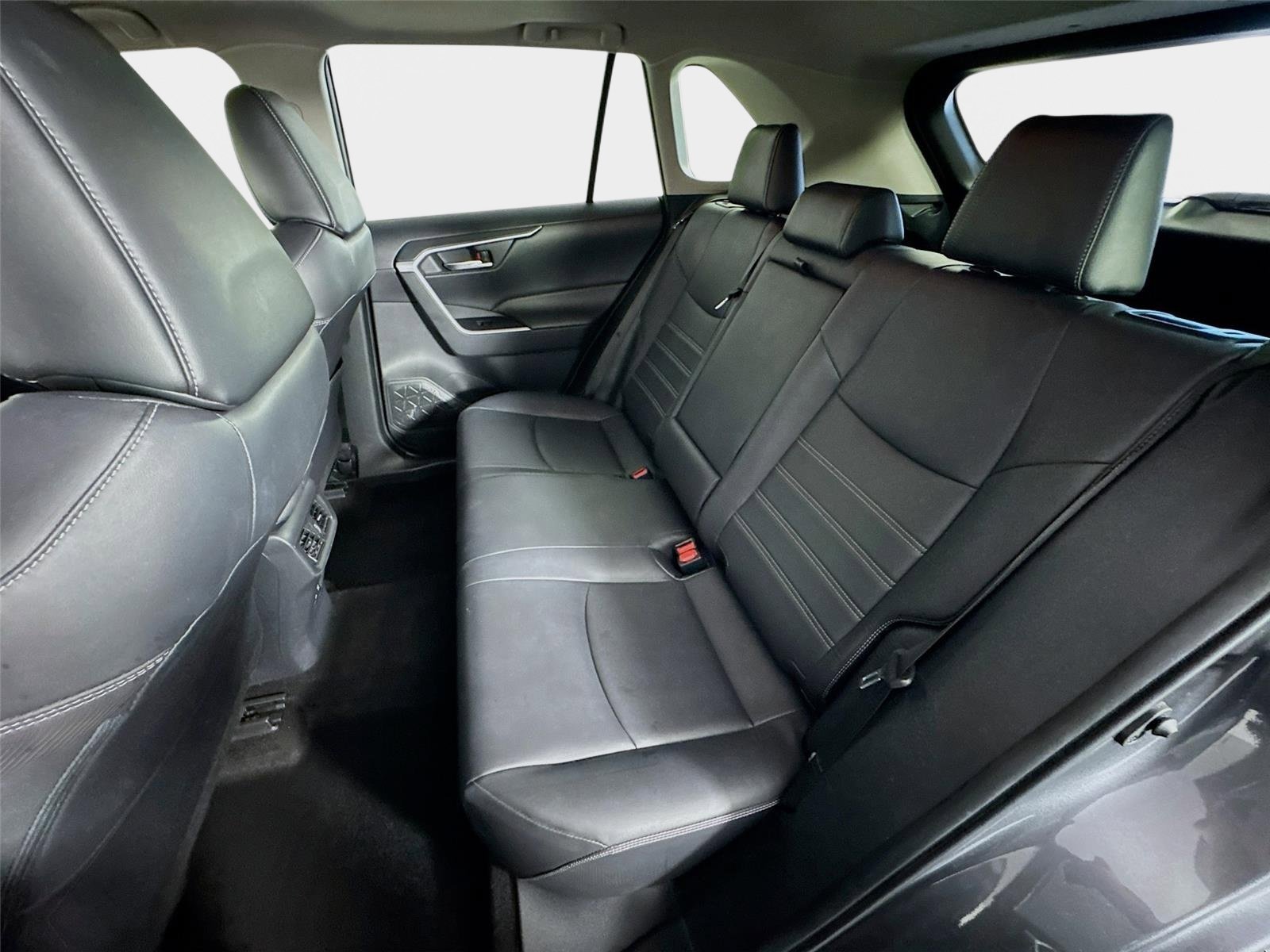 Used 2019 Magnetic Gray Metallic Toyota XLE Premium image 21