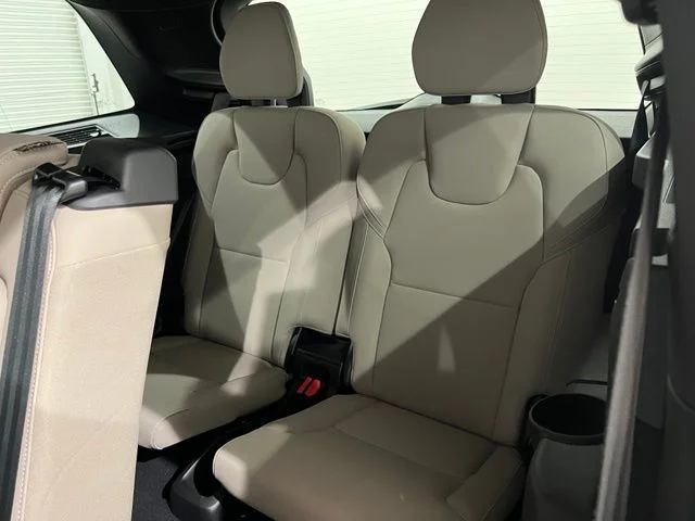 New 2026 Crystal White Volvo Plus image 22
