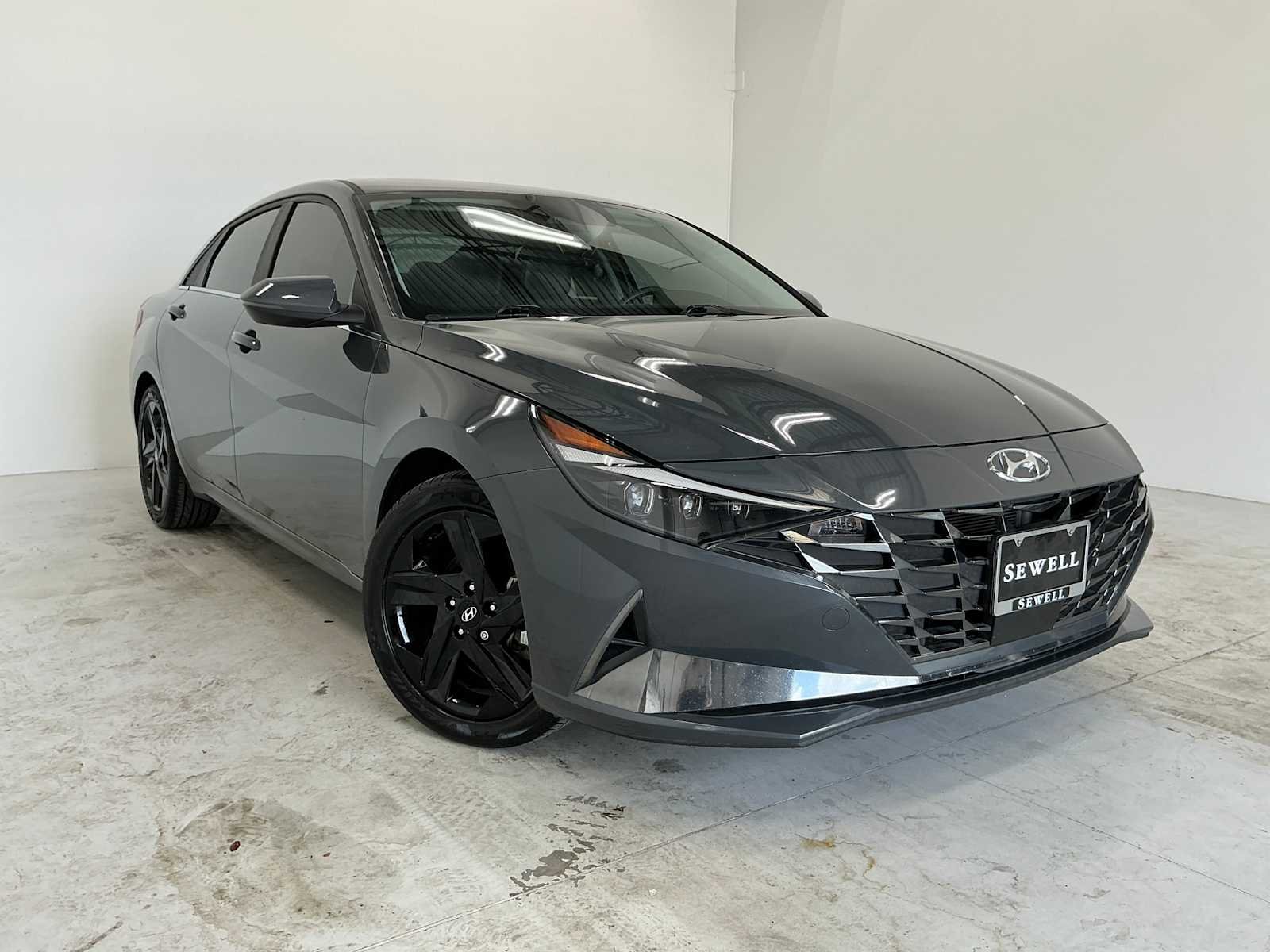 Used 2023 Ecotronic Gray Hyundai Limited image 3