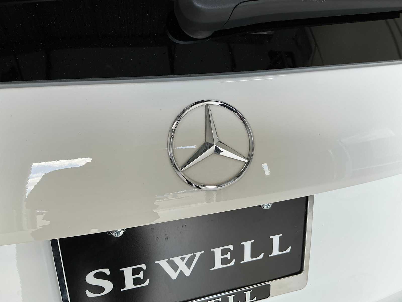 Certified Used 2026 Polar White Mercedes-Benz GLB 250 image 10