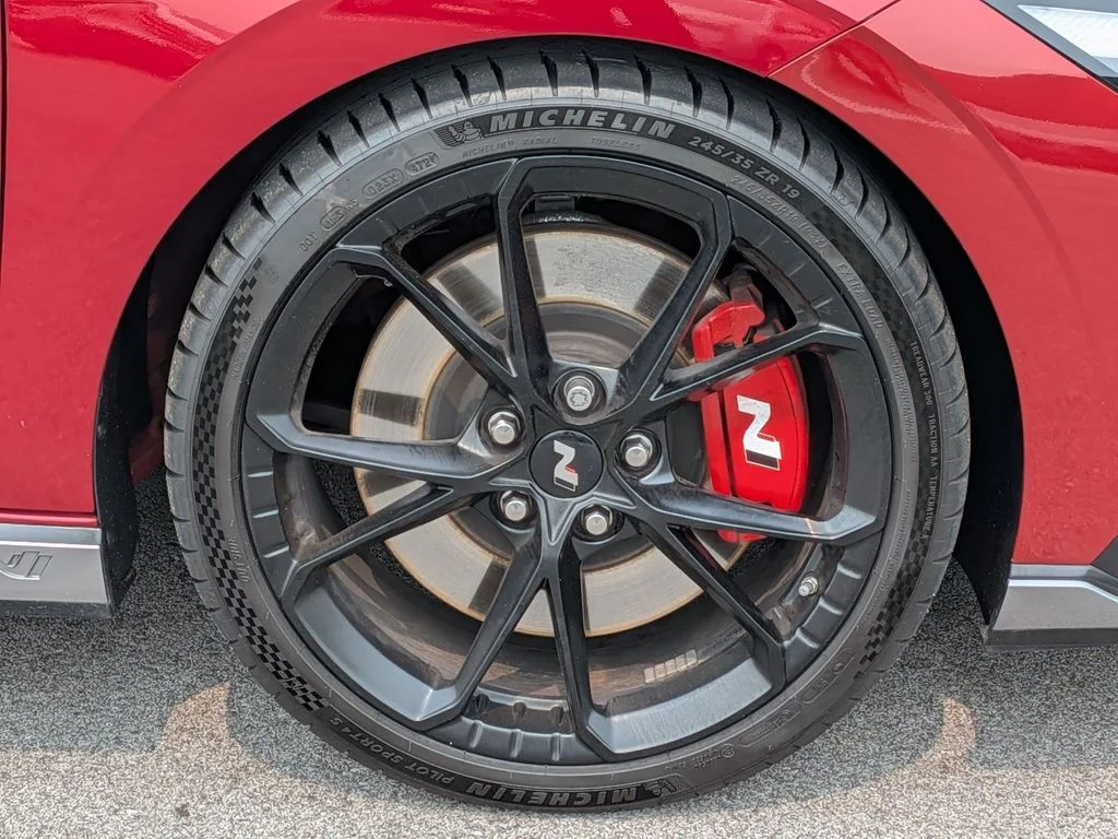 Used 2025 Red Hyundai Base image 9