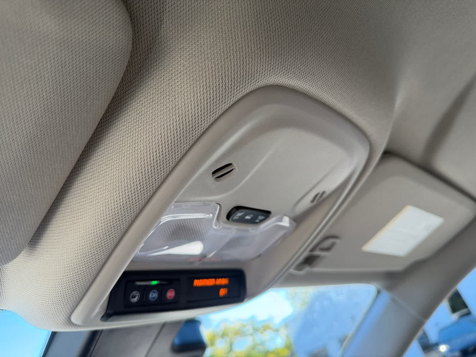 Used 2025 Summit White Buick Preferred image 38