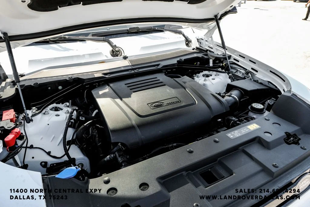New 2026 Fuji White Land Rover S image 37
