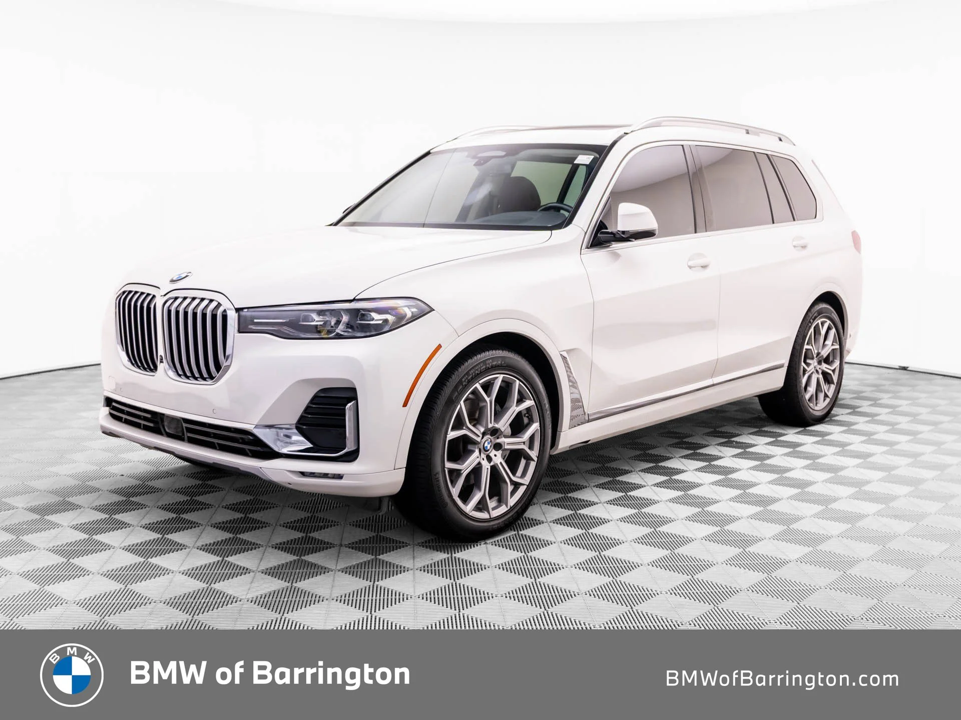 Used 2020 White BMW xDrive40i image 1