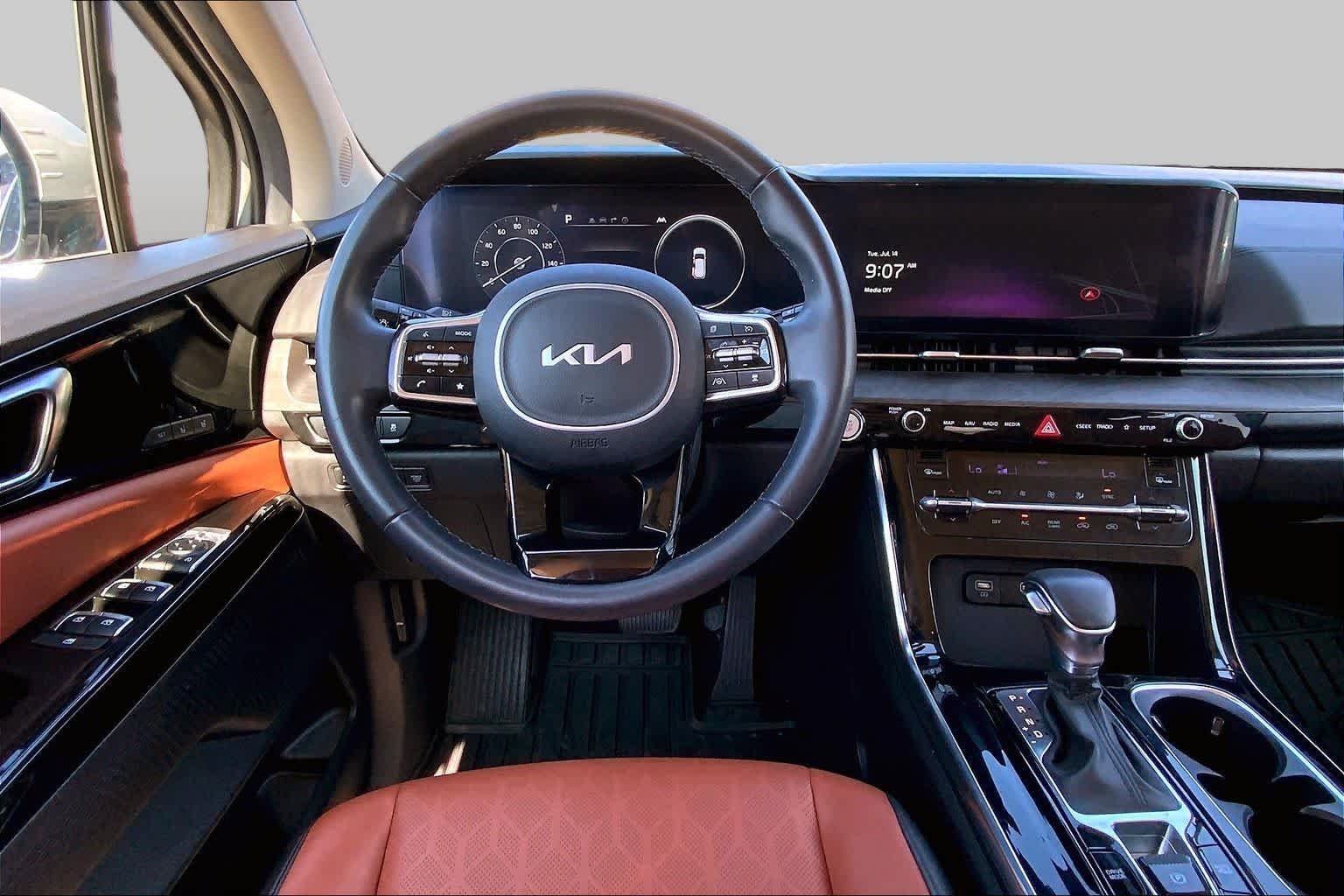 Used 2024 Ceramic Silver Kia SX image 6