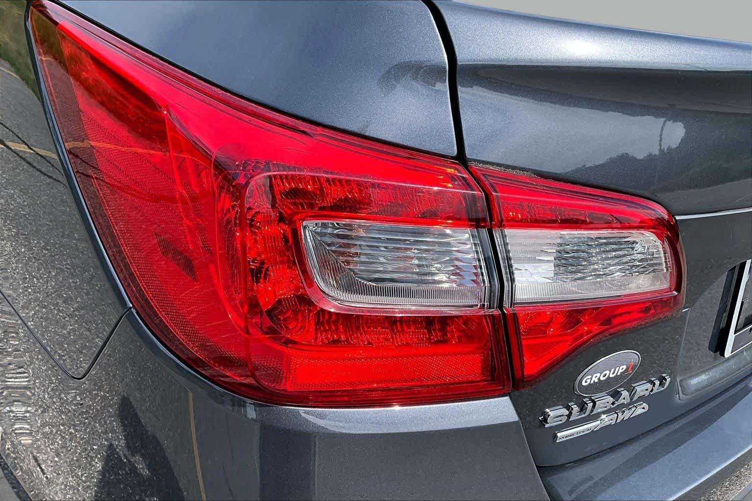 Used 2018 Magnetite Gray Metallic Subaru Premium image 28