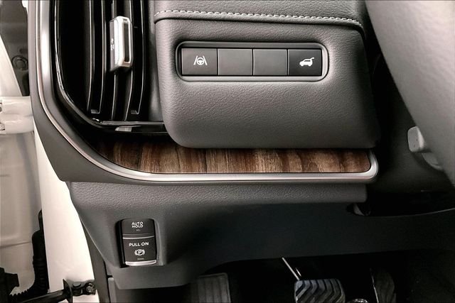 New 2026 Aspen White Tricoat Nissan SL image 30