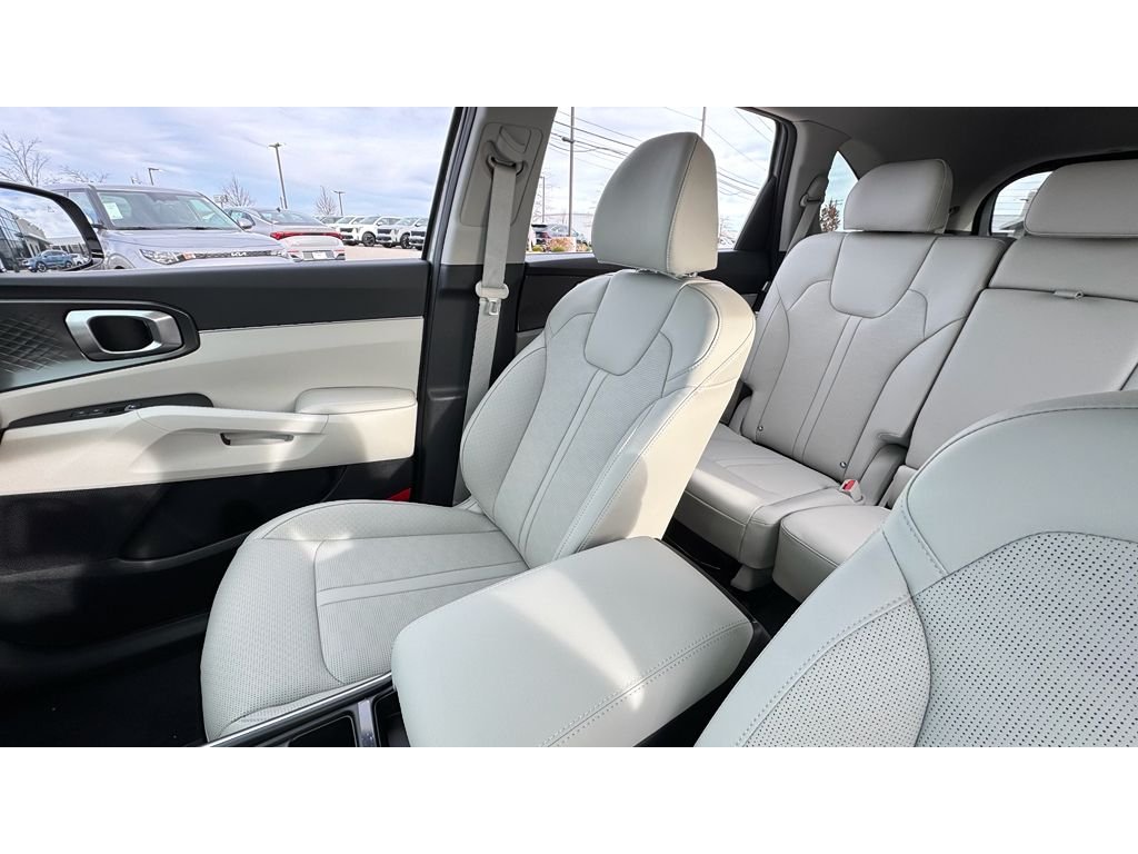New 2026 Wolf Gray Kia S image 7