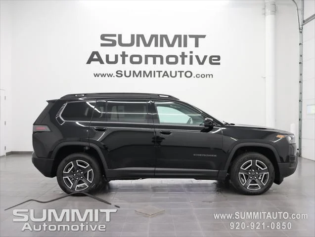 New 2026 Diamond Black Crystal Pearl-Coat Exterior Paint Jeep Limited image 1
