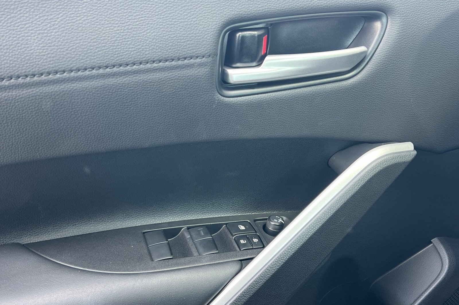 Certified Used 2026 Pearl Toyota XLE image 11