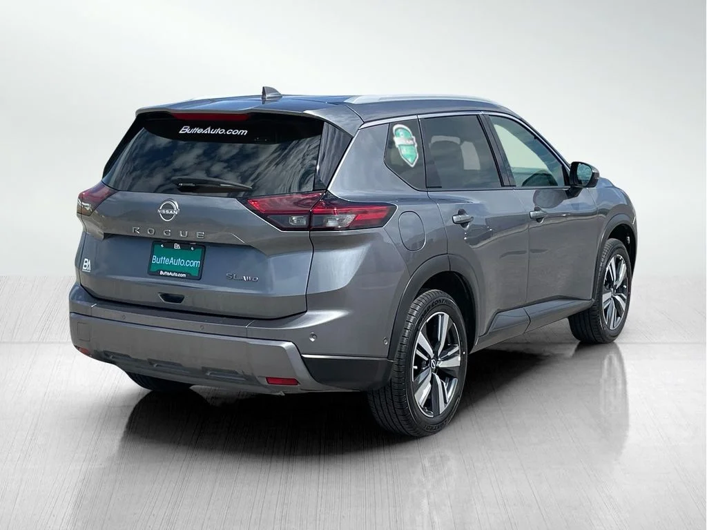 Used 2026 Gun Metallic Nissan SL image 3