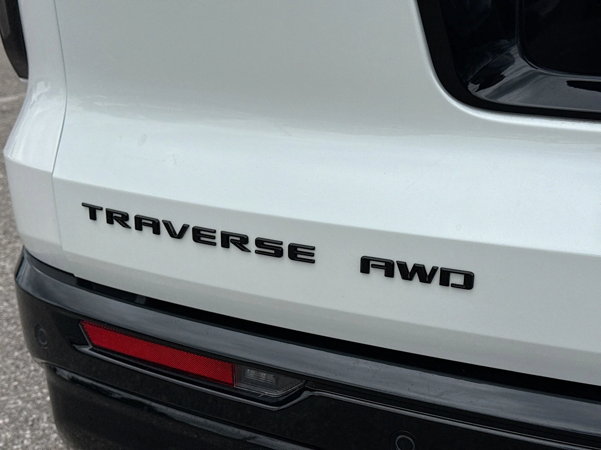 Used 2024 Iridescent Pearl Tricoat Chevrolet AWD RS image 11