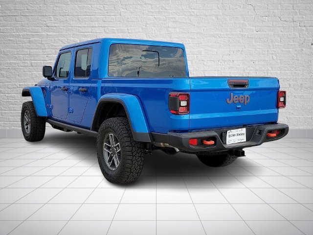 New 2027 Hydro Blue Pearl-Coat Paint Jeep Mojave image 3
