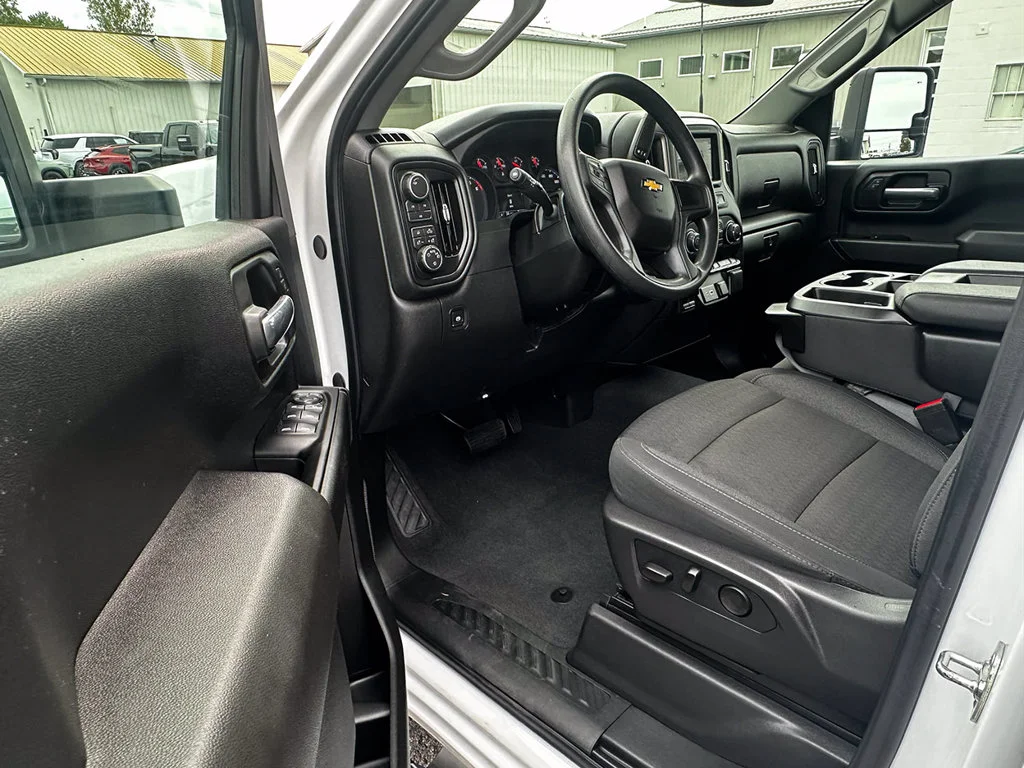 Used 2026 White Chevrolet Custom image 19