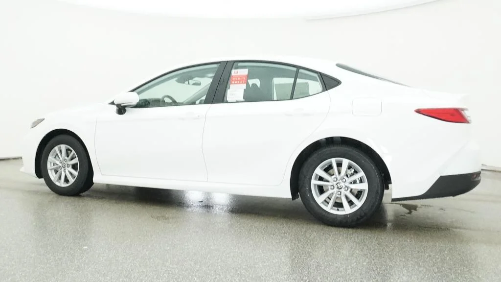 New 2026 Ice Cap Toyota LE image 22