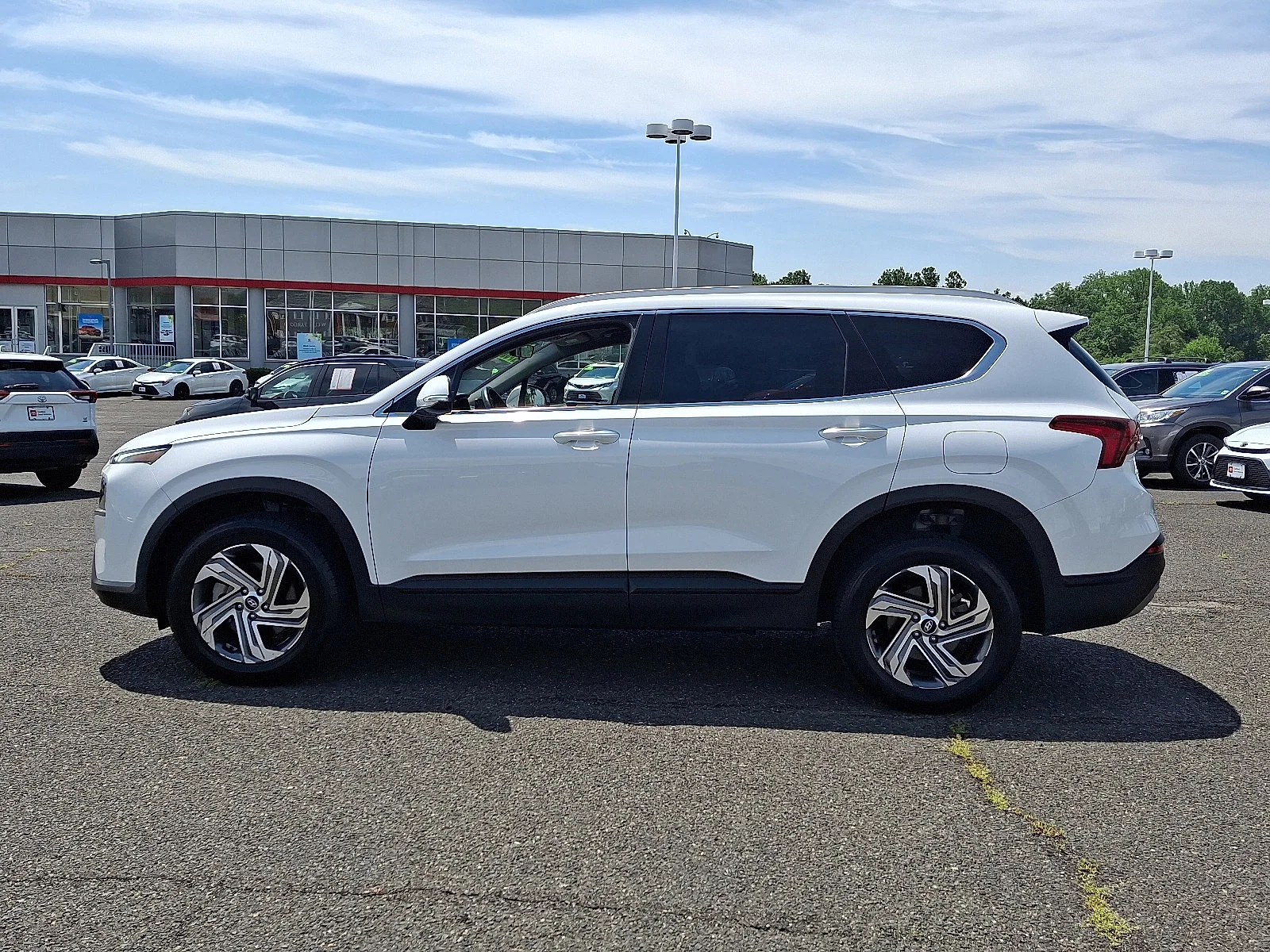 Used 2023 Serenity White Pearl Hyundai SEL image 4