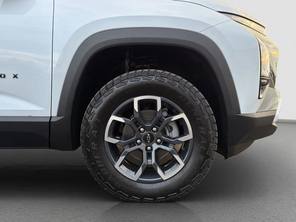 New 2026 Polar White Tricoat Chevrolet ACTIV image 22