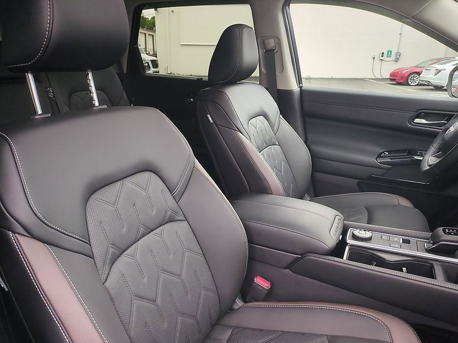 Certified Used 2026 Everest White Pearl Tricoat Nissan Platinum image 33