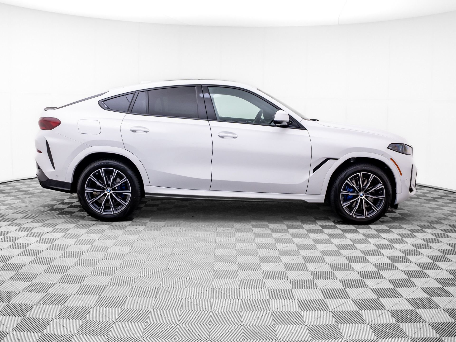 New 2027 Alpine White BMW xDrive40i image 8