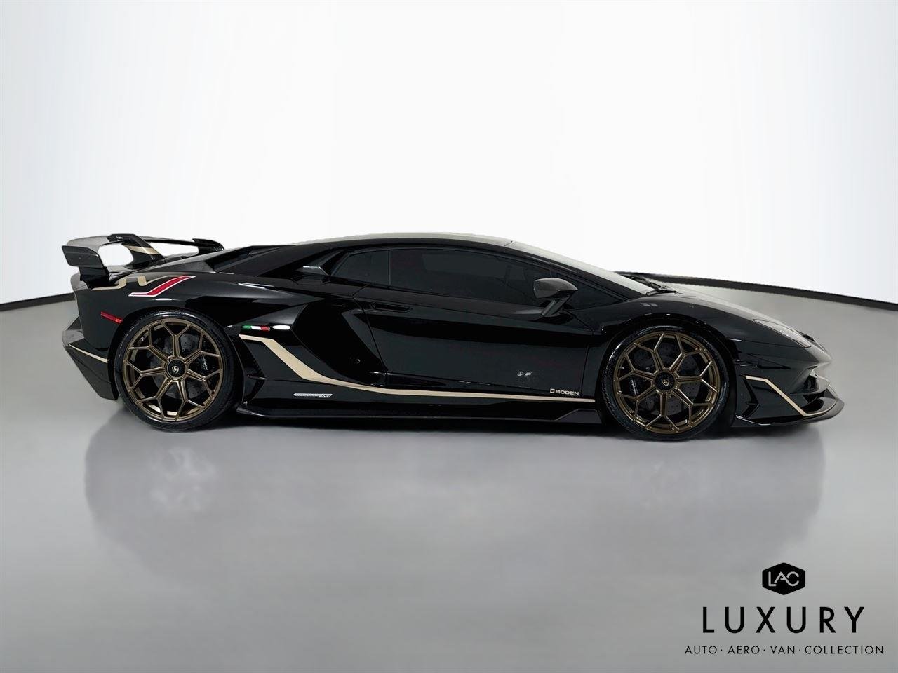 Used 2020 Nero Aldebaran Lamborghini SVJ | Boden Exhaust | Ext Carbon Pkg image 5