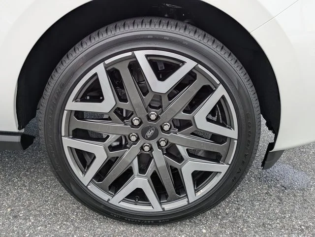 New 2026 White Ford Platinum image 11