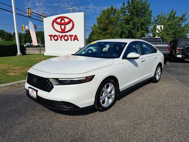 Used 2024  Honda LX image 2
