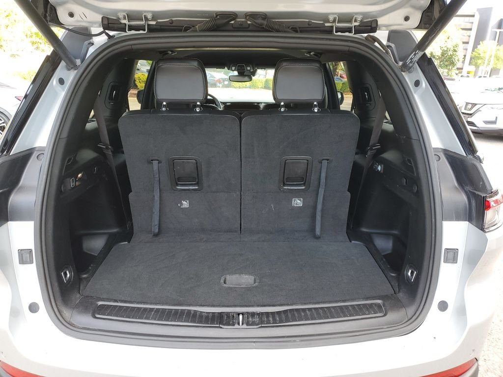 Used 2023 Silver Jeep Altitude image 8