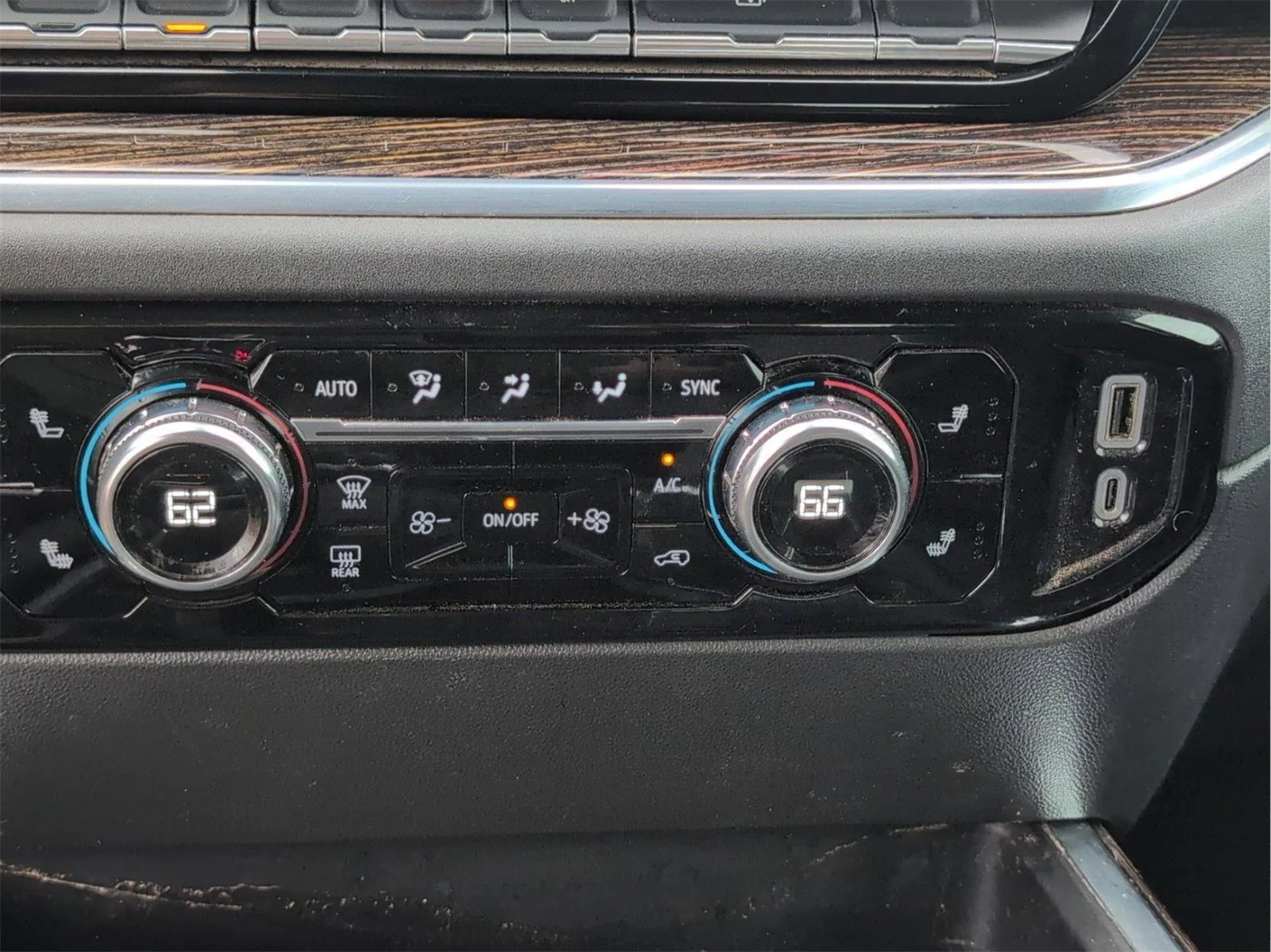 Used 2023 Summit White GMC Elevation image 20