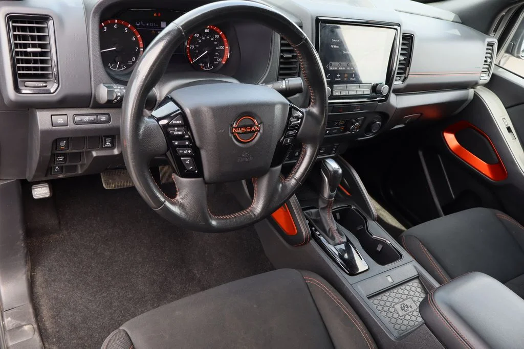 Used 2022 Black Nissan PRO-X image 12