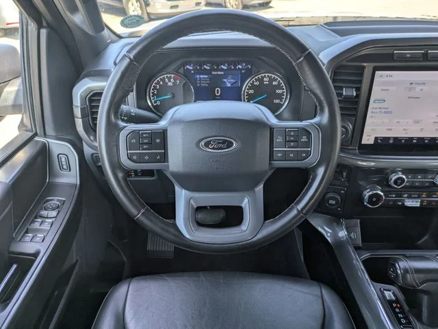 Used 2023  Ford Lariat image 33