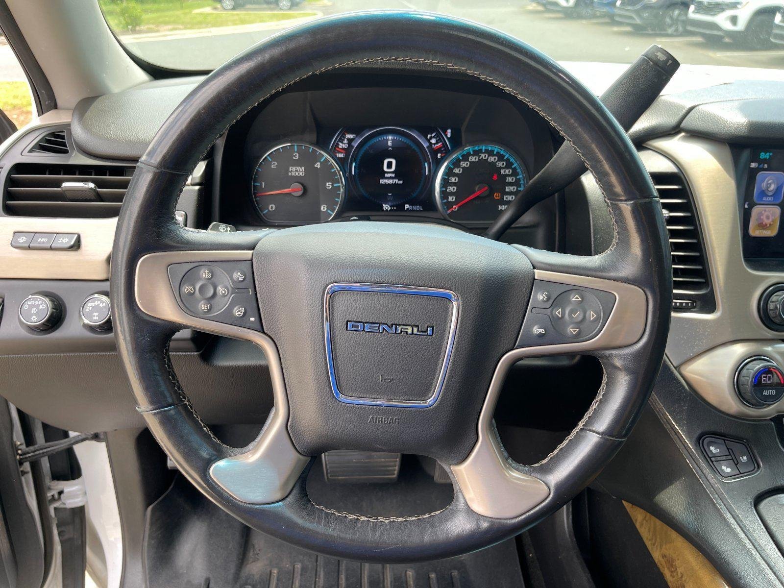 Used 2017 White Frost Tricoat GMC Denali image 18