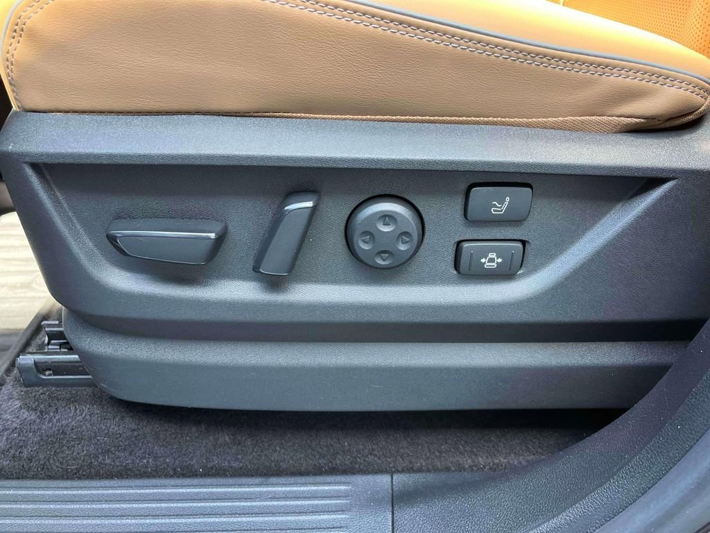 Used 2025 Black INFINITI SENSORY AWD image 29